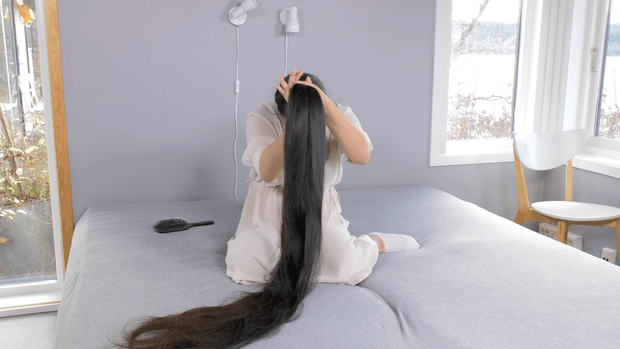 VIDEO - Tons of hair and a very long braid