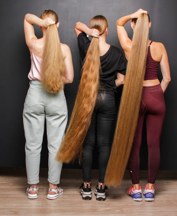 PHOTO SET - Triple long hair in motion photoshoot