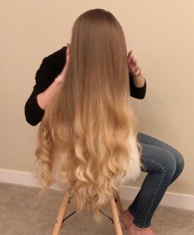 VIDEO - Alena&#x27;s long, healthy curls