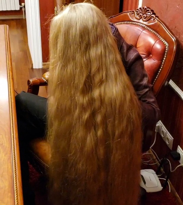 VIDEO - Business Rapunzel