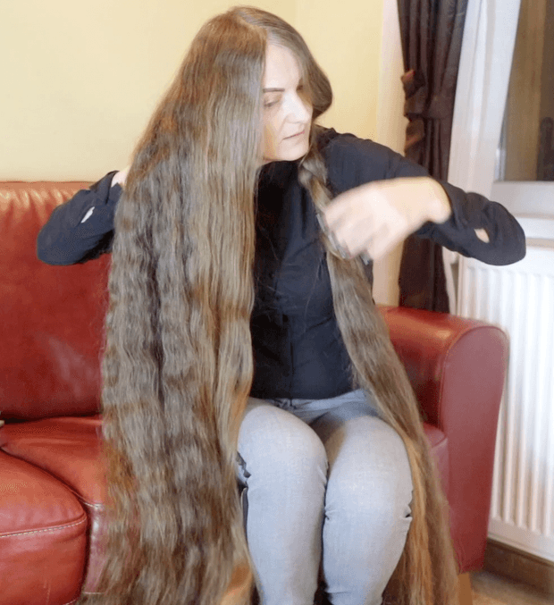 VIDEO - The longest braids you&#x27;ve ever seen