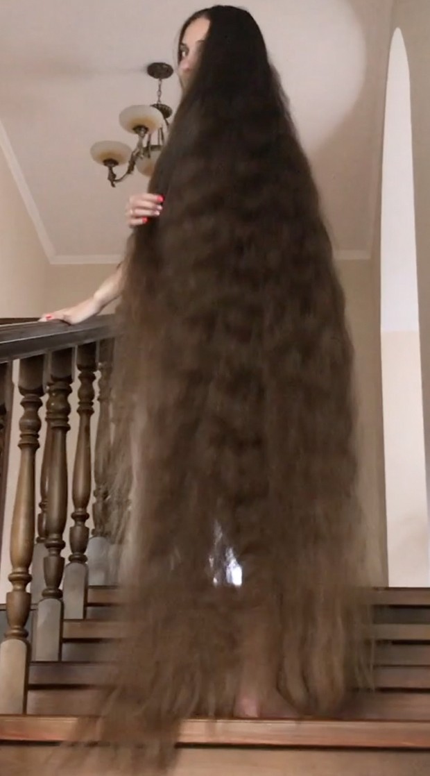 VIDEO - Hair stair