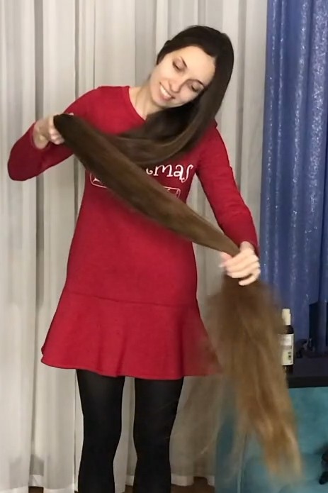 VIDEO - Alena&#x27;s hair oiling