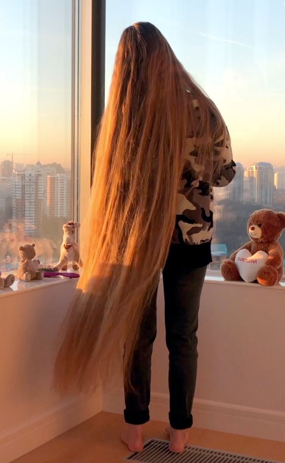 VIDEO - Heavy calf length hair