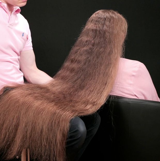 VIDEO - The hair brushing assistant