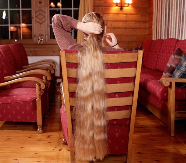 VIDEO - Perfect wavy ponytail sliding