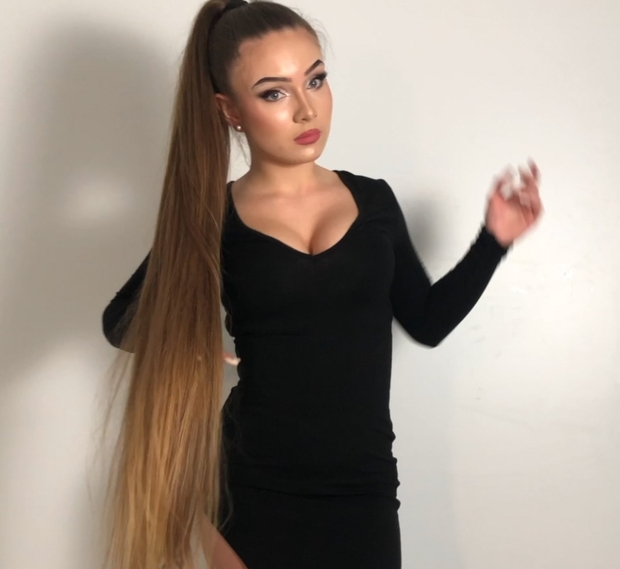 VIDEO - Super elegant ponytail display