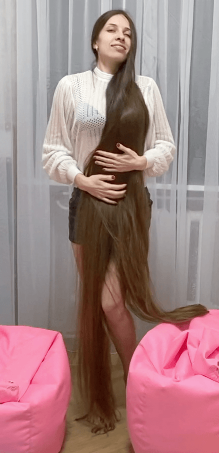 VIDEO - Endless fun with endless hair