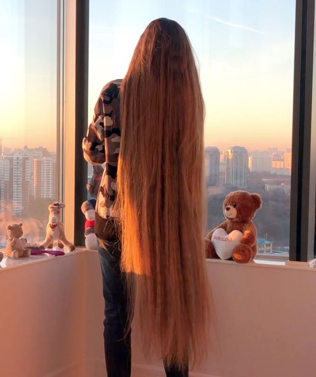 VIDEO - Heavy calf length hair