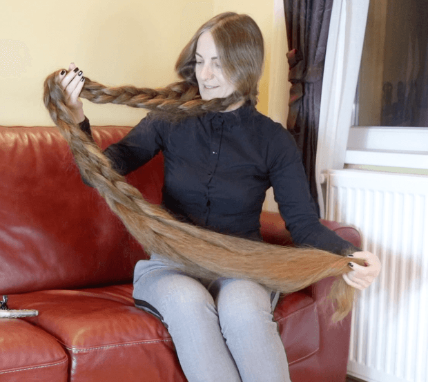 VIDEO - The longest braids you&#x27;ve ever seen