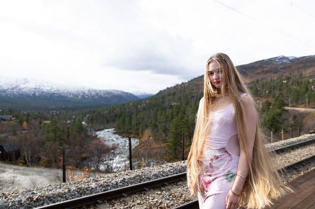 PHOTO SET - Princess Rapunzel by the train station (part 2) photoshoot