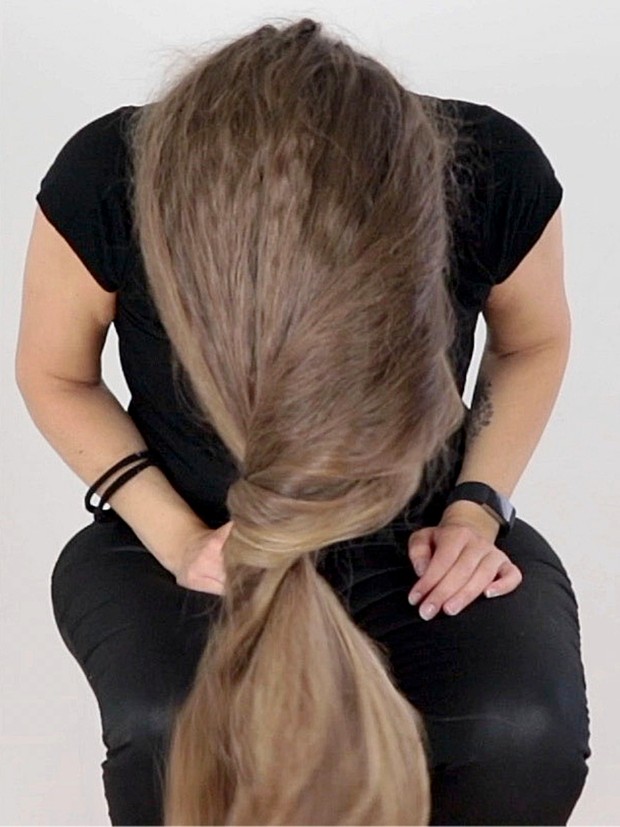 VIDEO - Siri&#x27;s buns on top of her head and in front of her face