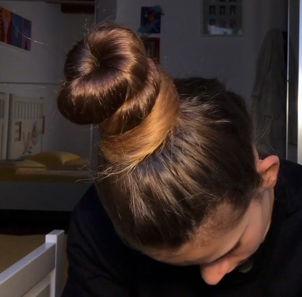VIDEO - Ottavia&#x27;s thick hair play 2