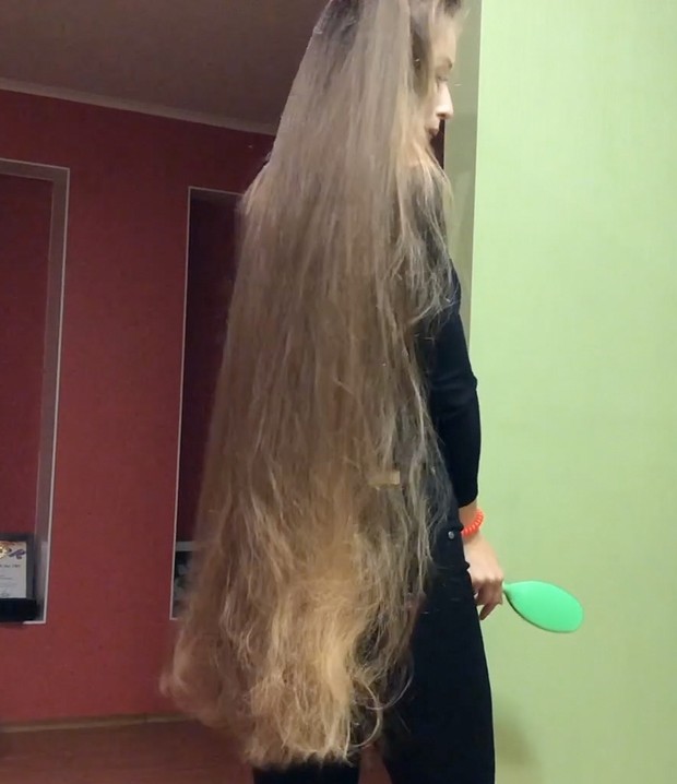 VIDEO - The ultimate ponytails