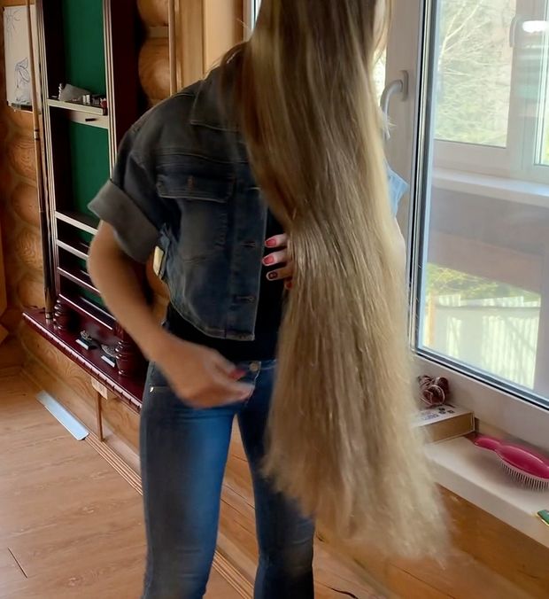 VIDEO - Pool table Rapunzel