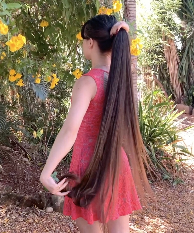 VIDEO - Stefany, the summer Rapunzel