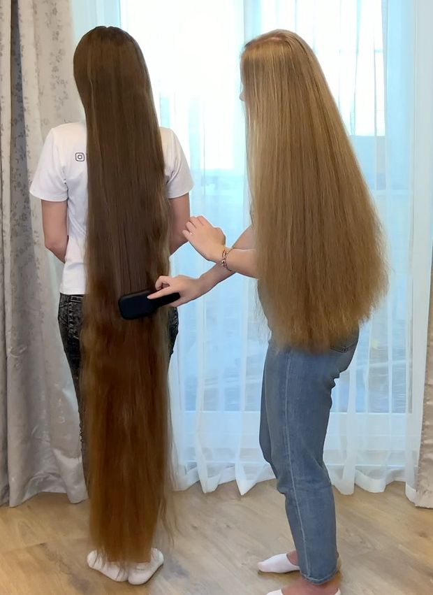 VIDEO - Two sisters with a lot of hair