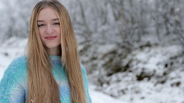 VIDEO - Rapunzel&#x27;s winter walk 2