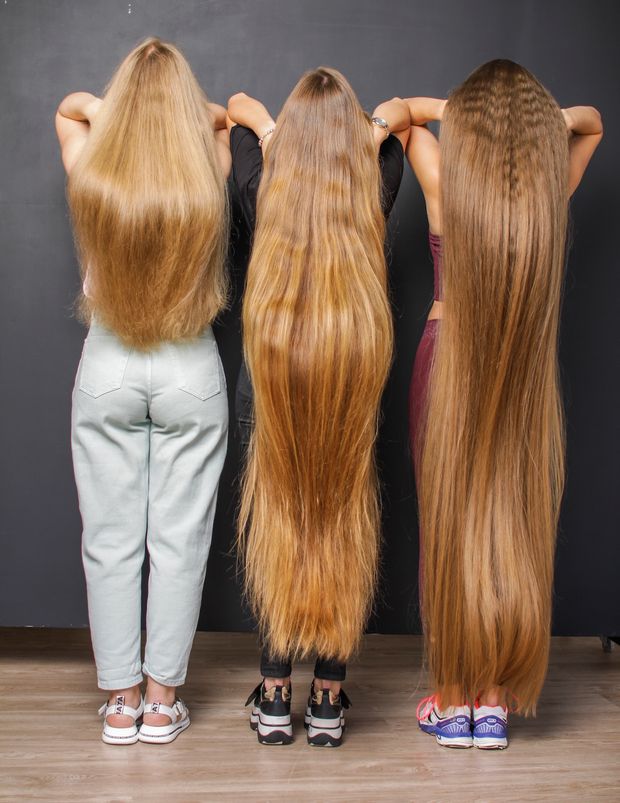 PHOTO SET - Triple long hair in motion photoshoot