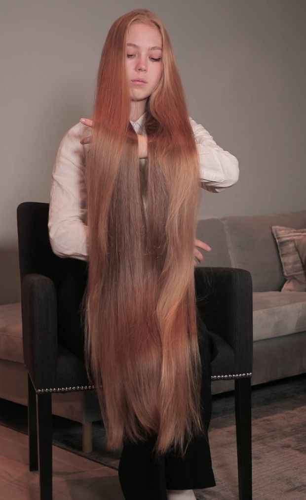 VIDEO - Super long blonde, silky hair brushing and combing