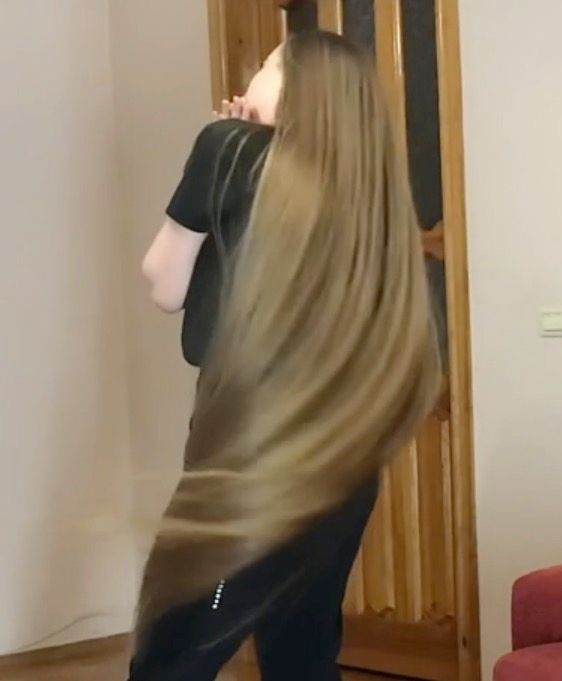 VIDEO - Rapunzel hair dancing and fun