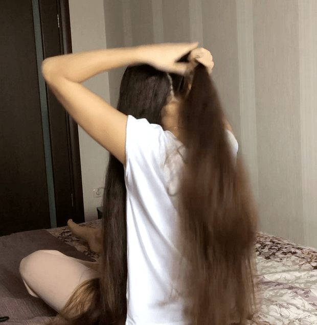VIDEO - Kristina&#x27;s soft hair