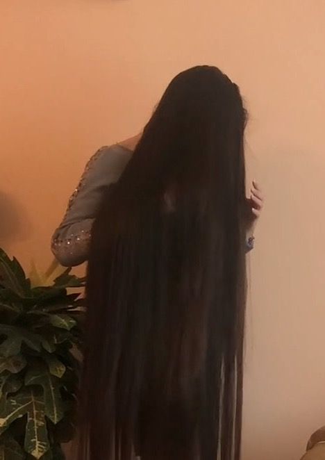 VIDEO - Ivanna&#x27;s super long locks