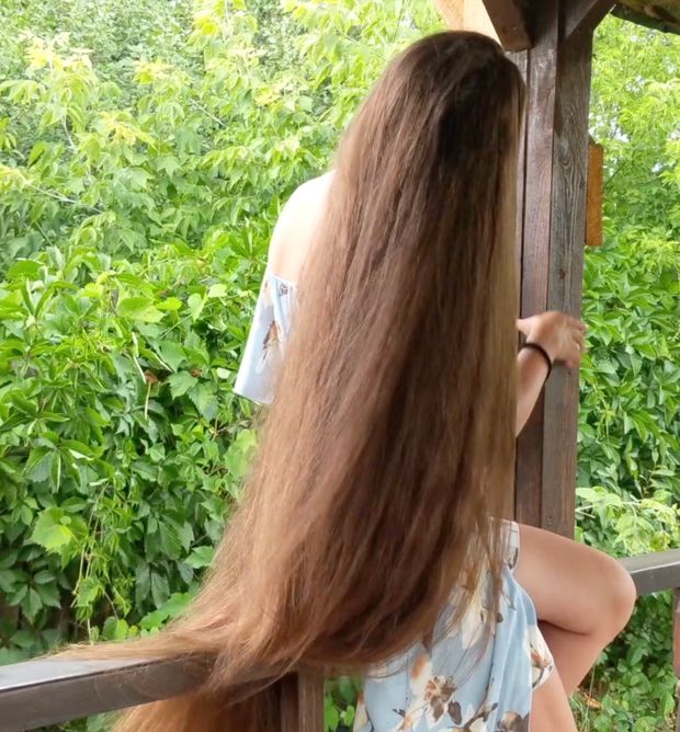 VIDEO - She has so much hair!