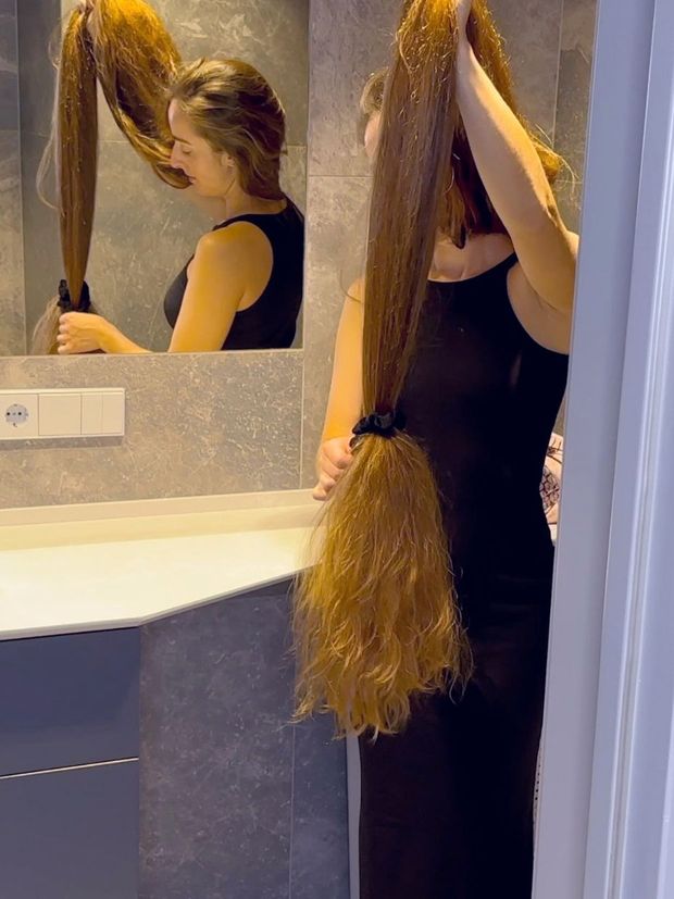 VIDEO - Enormous hair deluxe