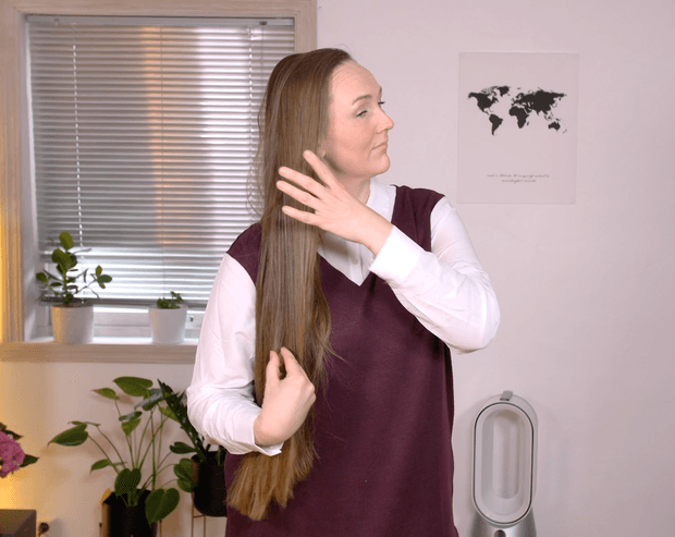 VIDEO - Veronica&#x27;s hair oiling