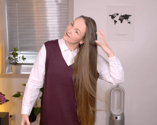 VIDEO - Veronica&#x27;s hair oiling