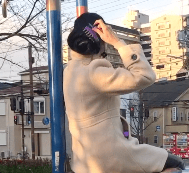 VIDEO - Floor length hair in public 2