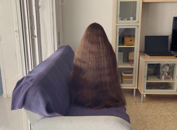 VIDEO - Thick and elegant hair bun display