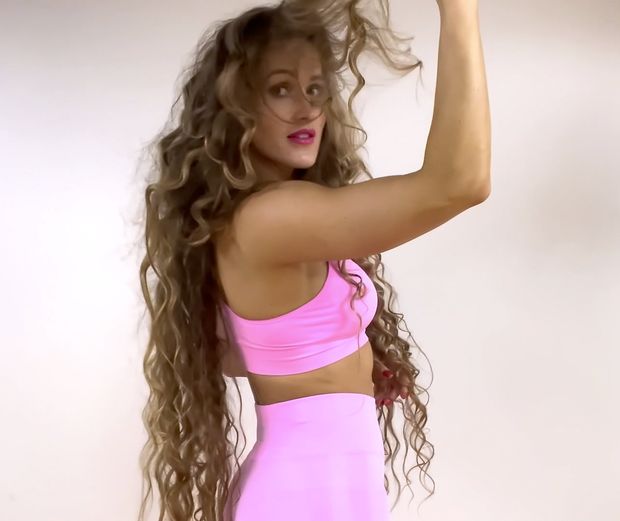VIDEO - Fun with curls