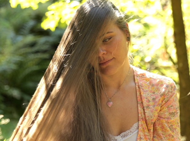 VIDEO - Magical hair brushing