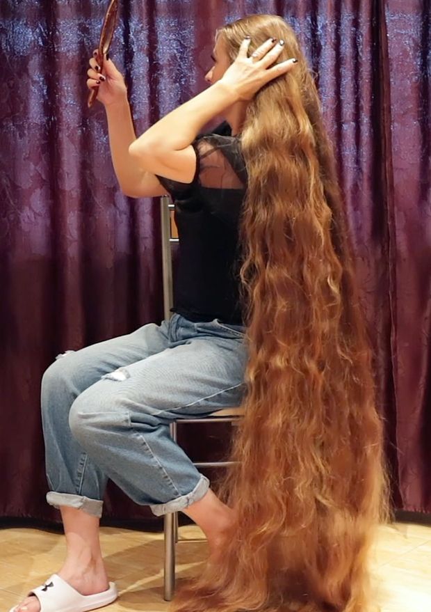 VIDEO - From a massive braid to a very massive mane