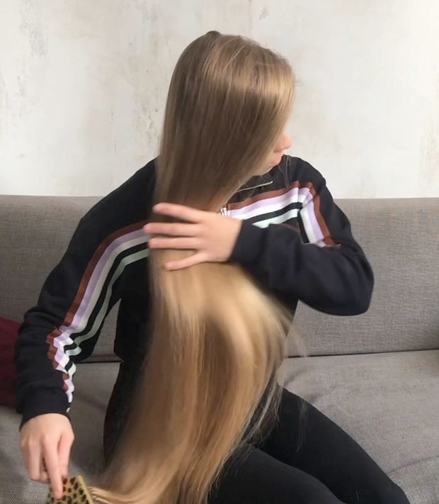 VIDEO - Selma&#x27;s brushing and braiding