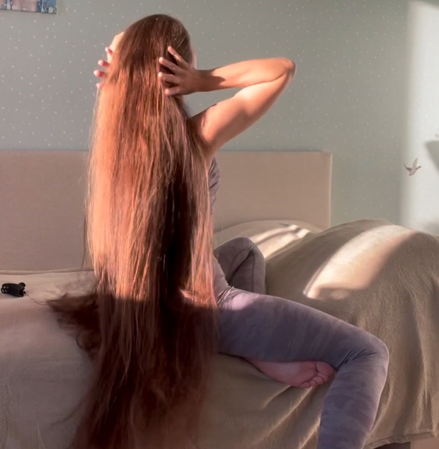 VIDEO - Kristina&#x27;s hair display show
