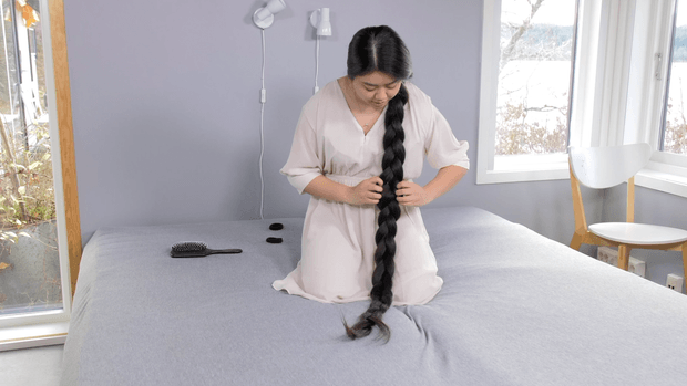 VIDEO - Tons of hair and a very long braid