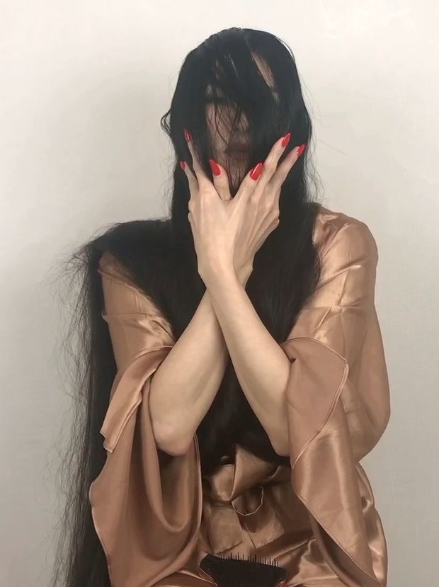 VIDEO - Rin&#x27;s face covering
