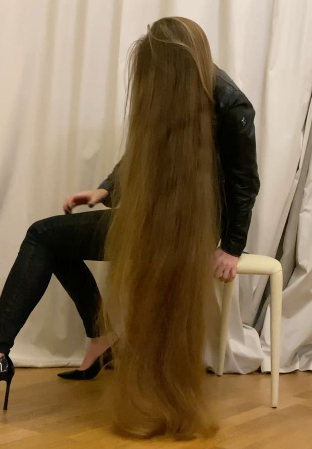VIDEO - The hair lady