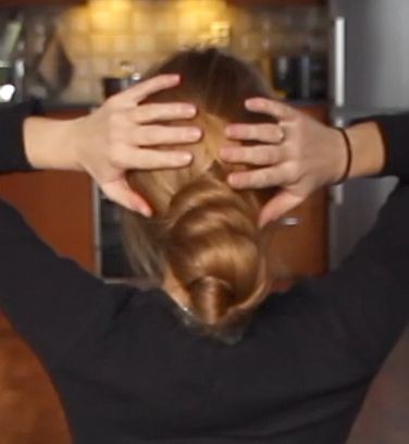 VIDEO - Rakel&#x27;s table hair play