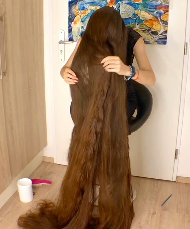VIDEO - World&#x27;s longest braid