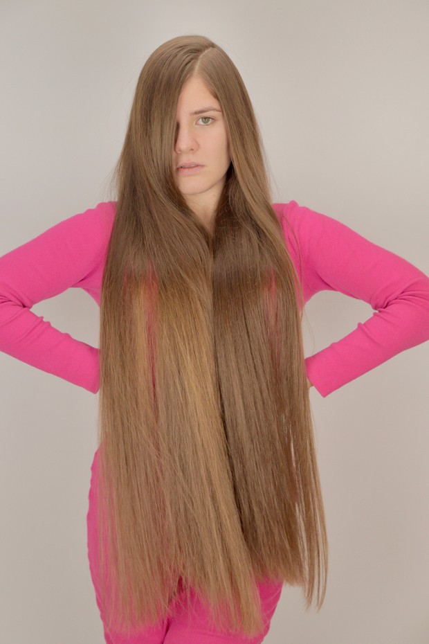 PHOTO SET - Suzana in pink photoshoot