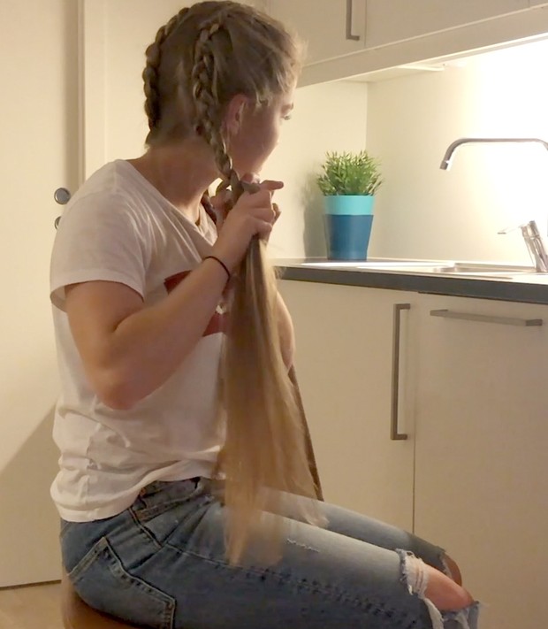 VIDEO - Selma&#x27;s double dutch braids