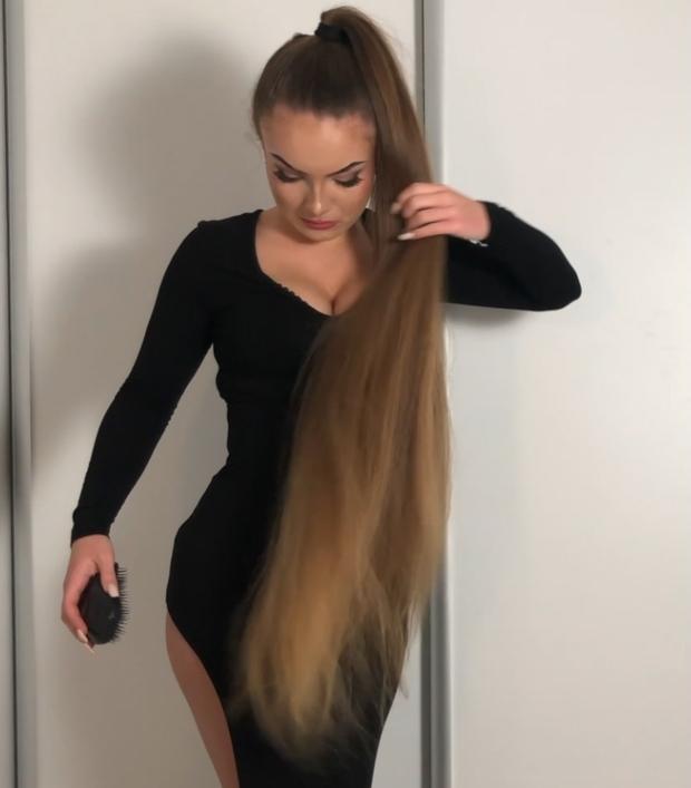 VIDEO - Super elegant ponytail display