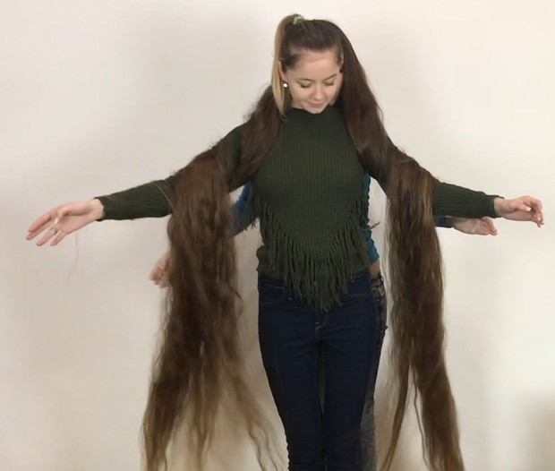 VIDEO - Longer than floor length