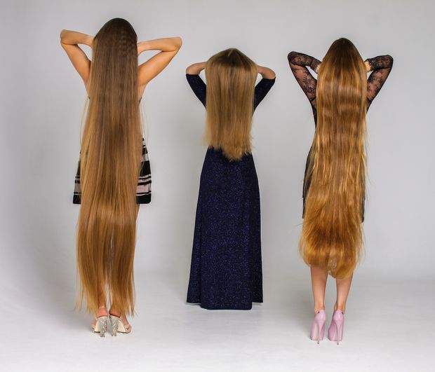 PHOTO SET - Triple long hair in motion photoshoot
