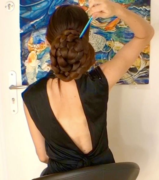 VIDEO - World&#x27;s longest braid