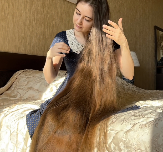 VIDEO - Relaxing hair play 2